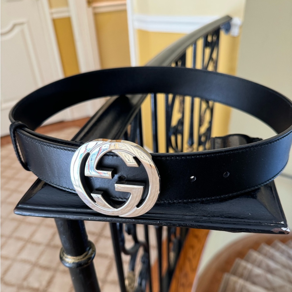GUCCI authentic men’s/women’s interlocking buckle leather belt